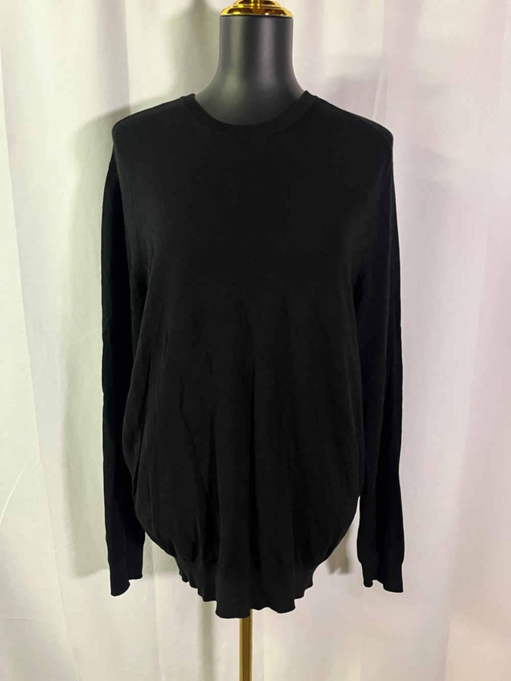 🛍 6 for $35 • Porter & Ash Black Long Sleeve Crew Neck Sweater